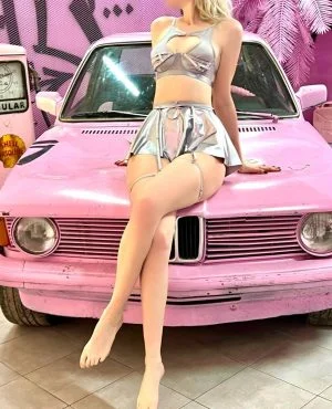 Милана, 22 года — эротический массаж