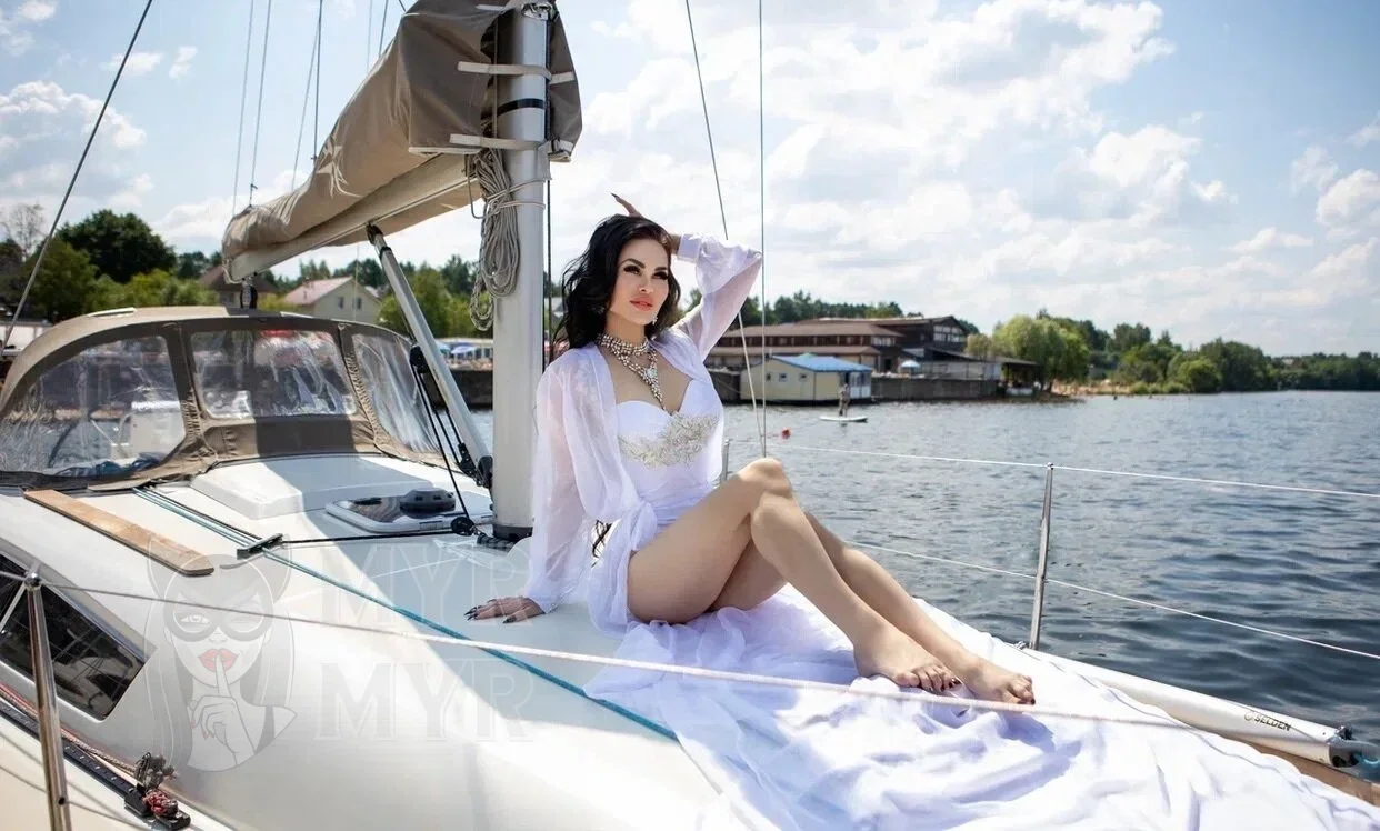 Виктория, эротический массаж