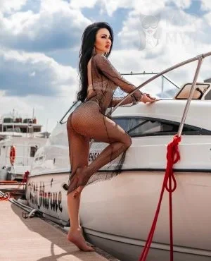 Виктория, эротический массаж